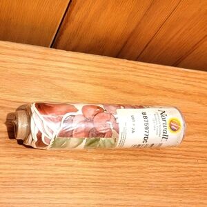 Norwall wallpaper Border Sculptured Grapes Leaves BB75977DC Vintage New T55